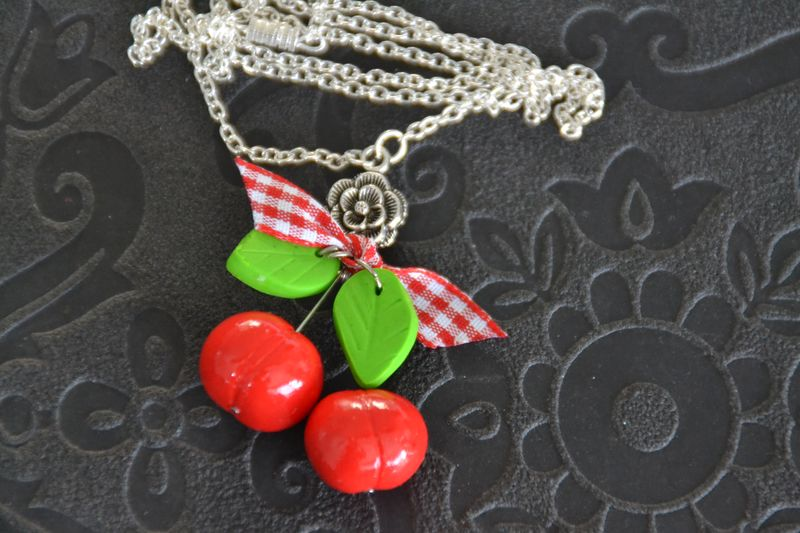 Collier Cerises
