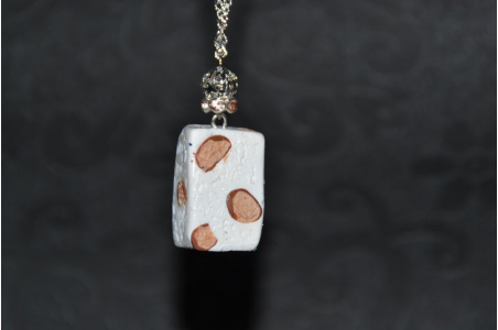 Collier Nougat aux amandes
