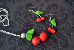 Collier Cerises
