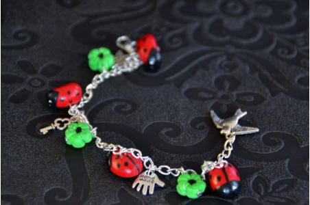 Bracelet Coccinelles et fleurs