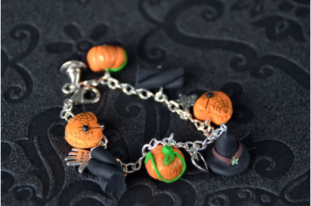 Bracelet Citrouilles, cœurs et chapeau de sorcière