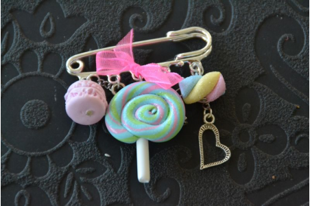 Broche Guimauve, sucette et macarons