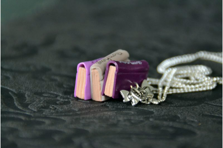 Collier Livres