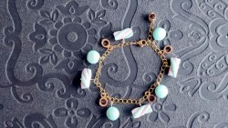 Guimauves et petites billes de chocolat