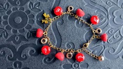 Fraises et petites billes de chocolat