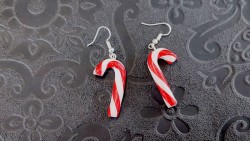 Boucles d'Oreilles Candy Cane – L'Accessoire Gourmand pour les Fêtes